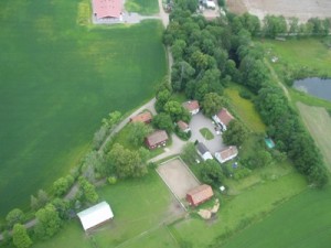 Flygfoto över Berga gård, Fjugesta